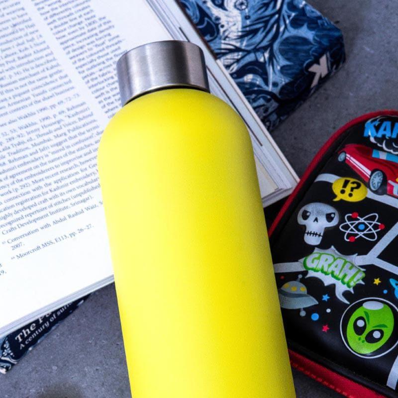 Steel Elegance Elixir Bottle (900 mL) - Lemon Yellow media 3