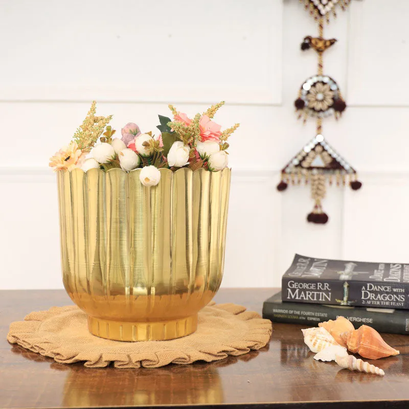 Cosie Coral Planter - Gold media 2
