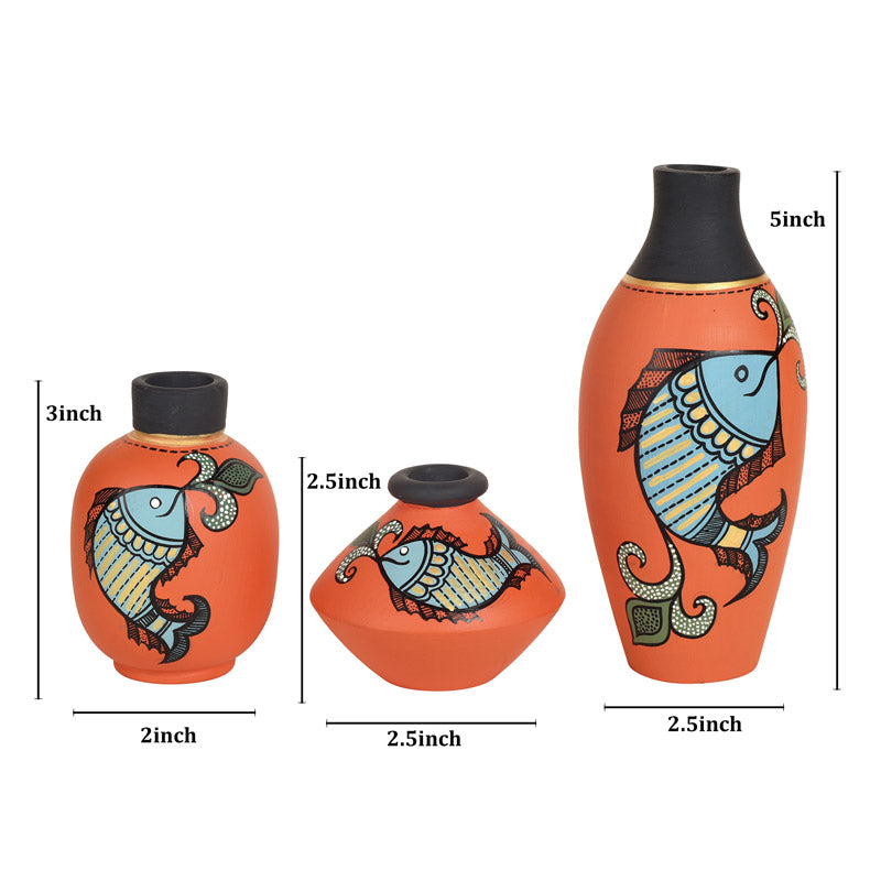 Durrah Machli Terracotta Vase - Set of Three media 5