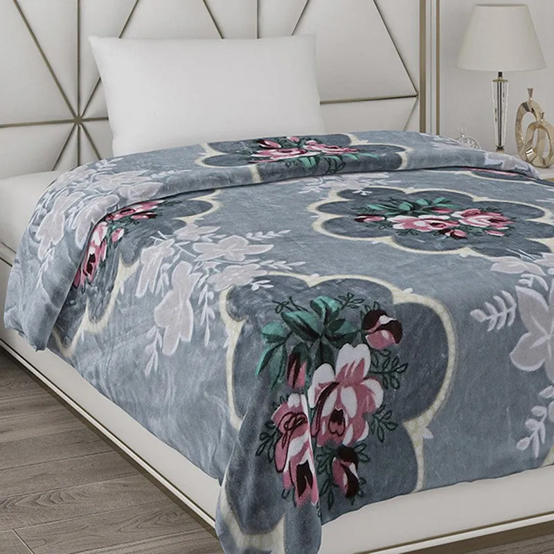 Monte Carlo Velvet Bloom Blanket - 500 GSM media 4
