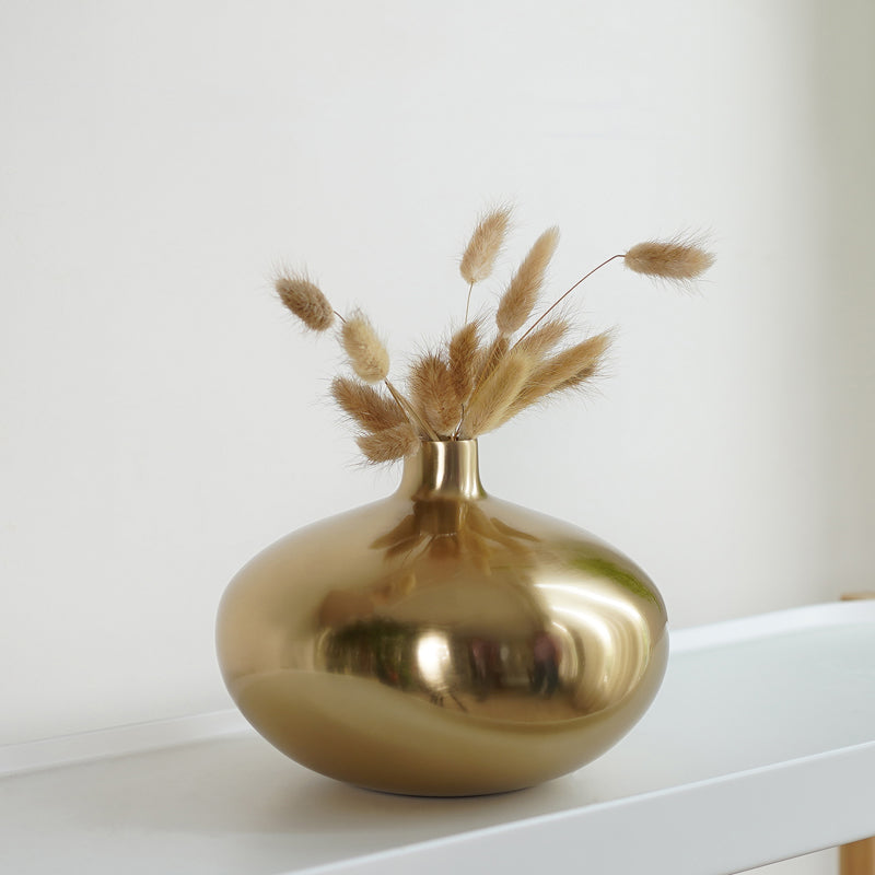 Elda Metal Vase media 3