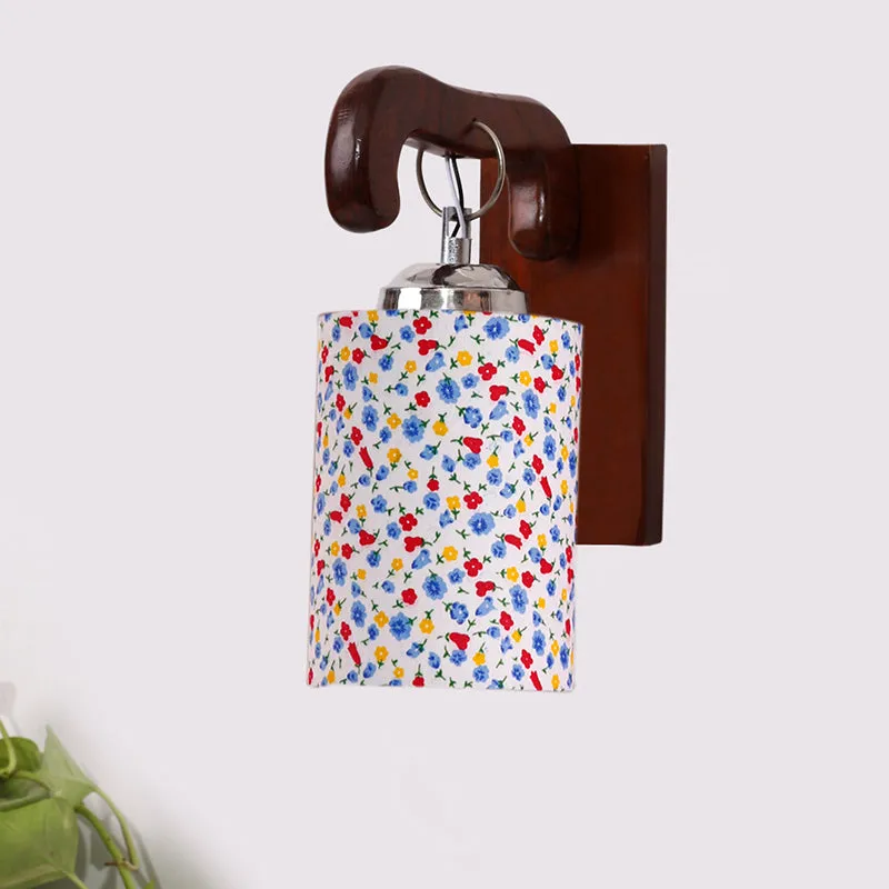Klarion Tiny Fleurs Wooden Wall Lamp media 3