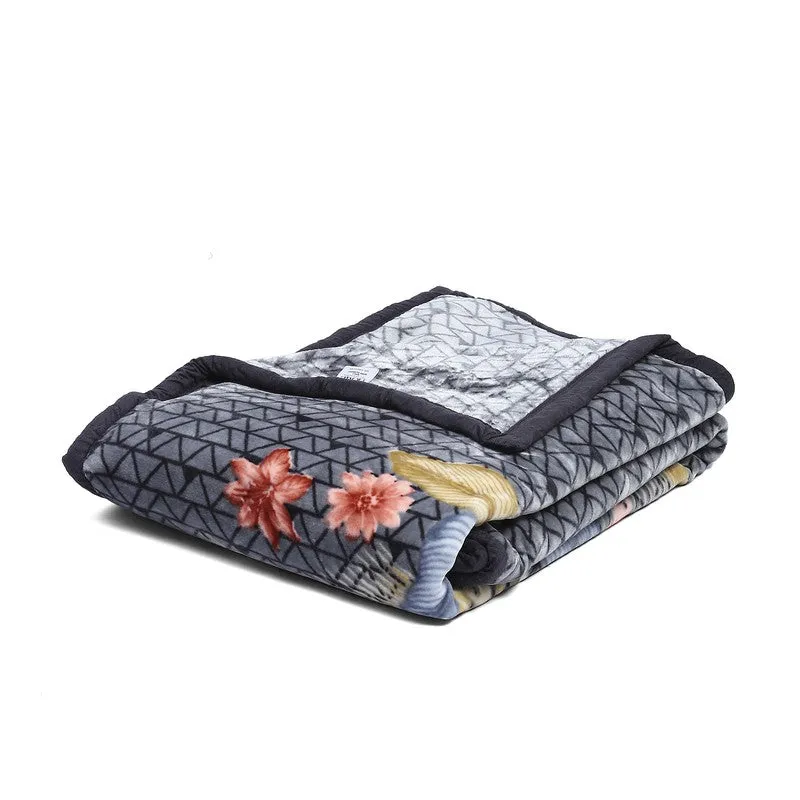 Monte Carlo Midnight Blossom Blanket - 800 GSM media 6