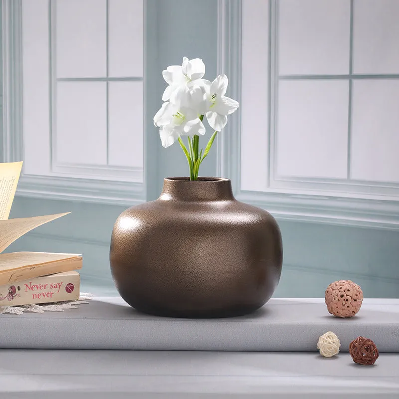 Alexei Metal Vase - Brown media 3