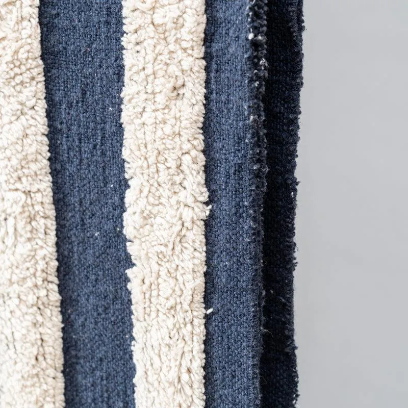 Elyra Table Tufted Tassled Throw - Rectangle media 4