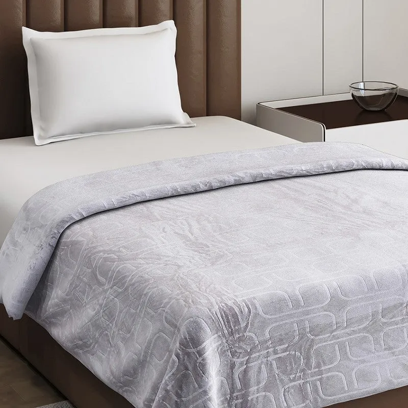 Monte Carlo Warmora Geometric Print Polyester Blanket (Light Grey) - 210 GSM media 5