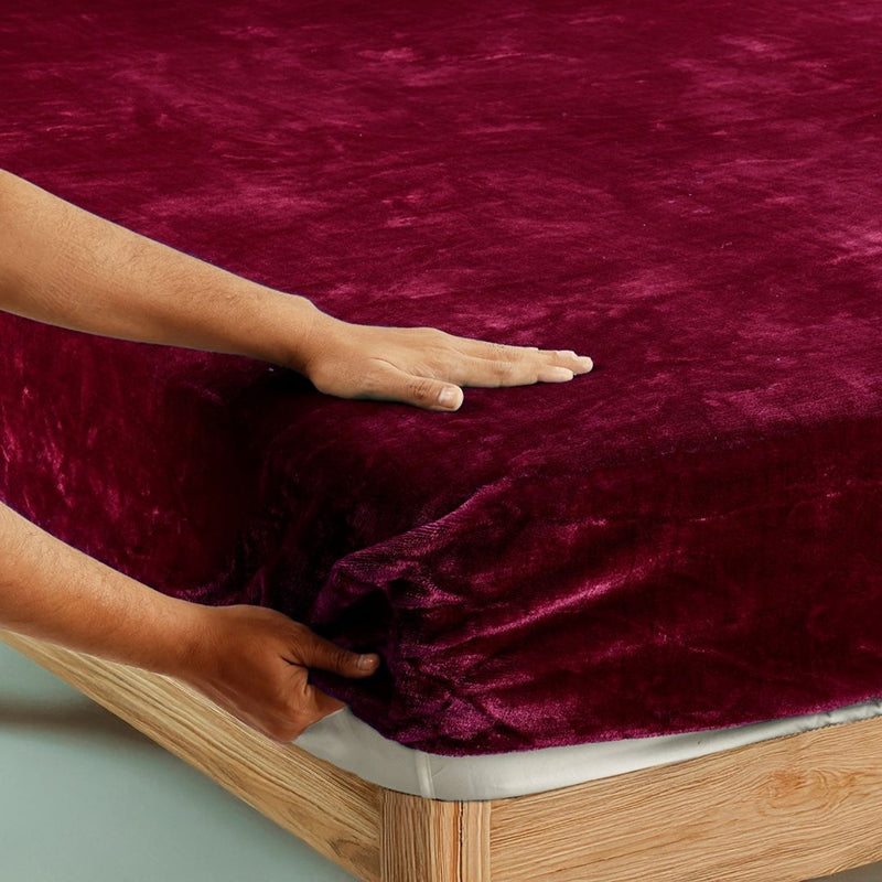 Casselle  Velvet Bedsheet (Maroon) - 300 GSM media 5