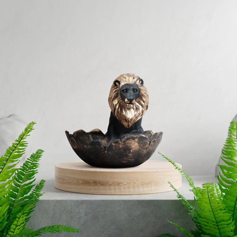 Leo Crest Showpiece media 1