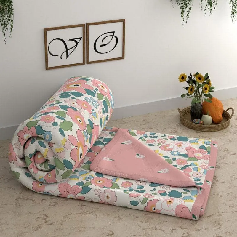 Doodled Blossoms Comforter - 120 GSM media 4