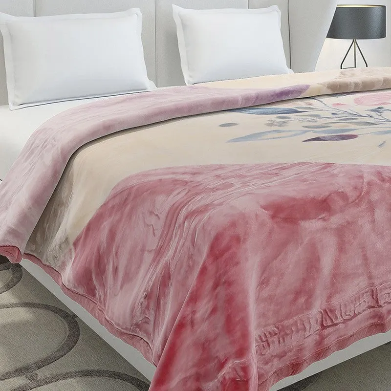 Monte Carlo Petal Whisper Blanket - 909 GSM media 4