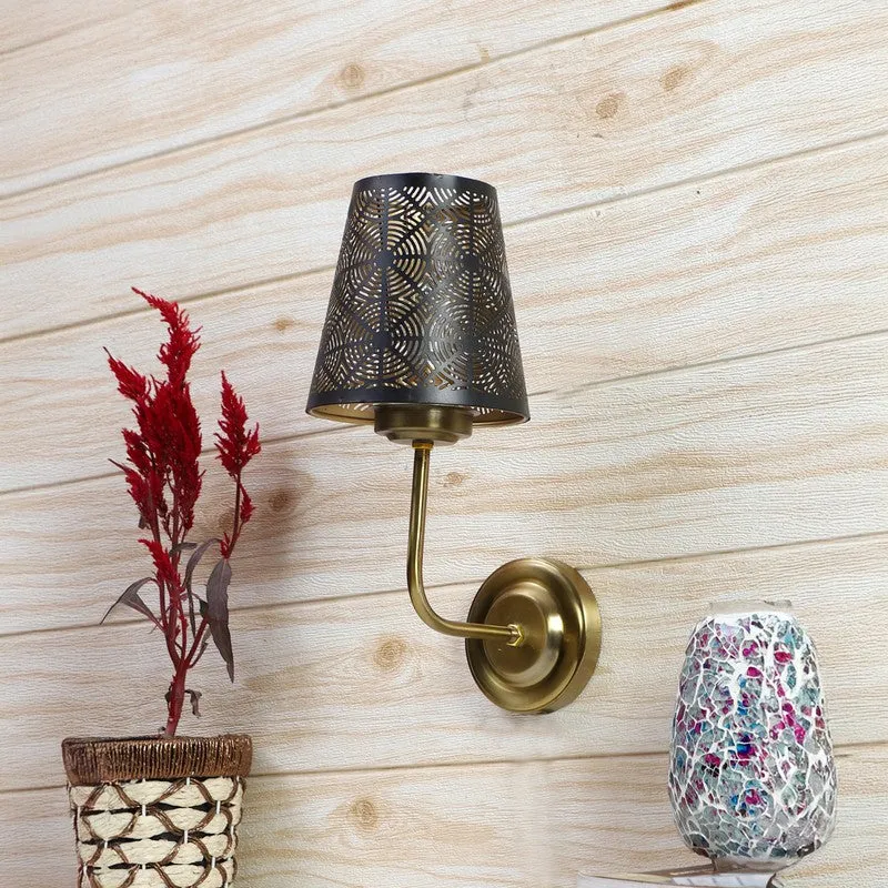Filigree Metal Wall Lamp media 3