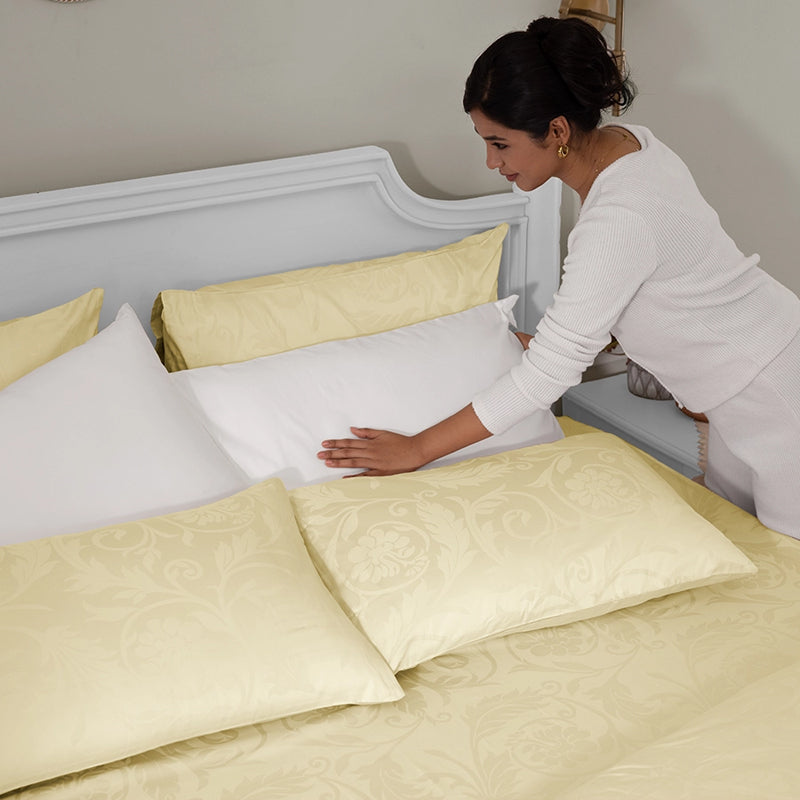 Bloom Bold Jacquard Duvet Cover - Ivory media 7