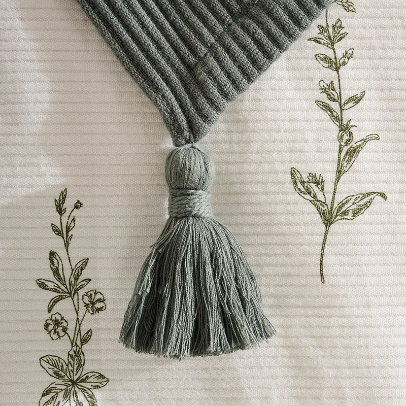 Nestlin Tassled Throw - Grey media 4