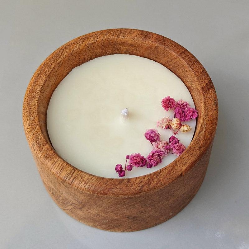 Rigva Cinnamon Floral Scented Candle In Wooden Box media 3