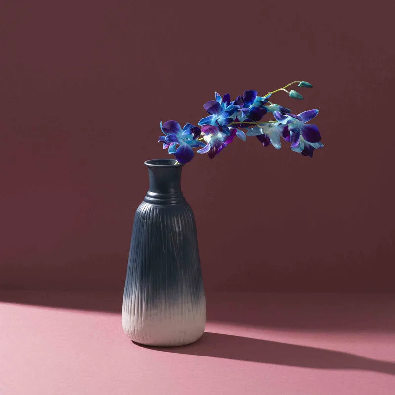 Breeze Metal Vase media 1