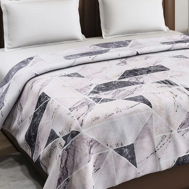 Monte Carlo Greylora Geometric Print Polyester Blanket (Light Grey) - 300 GSM media 5