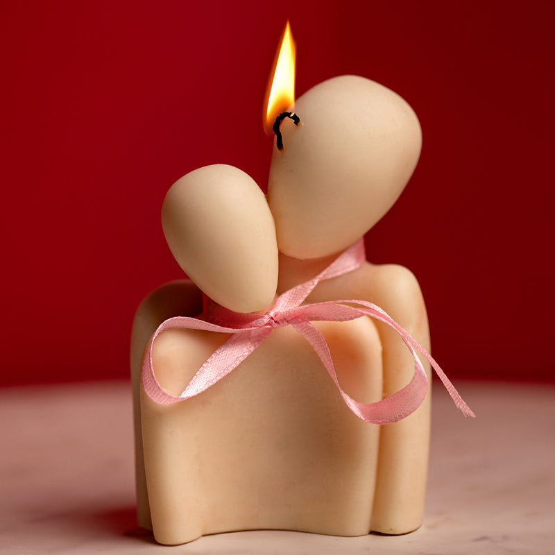 Couple Hug Cinnamon Scented Candle media 4