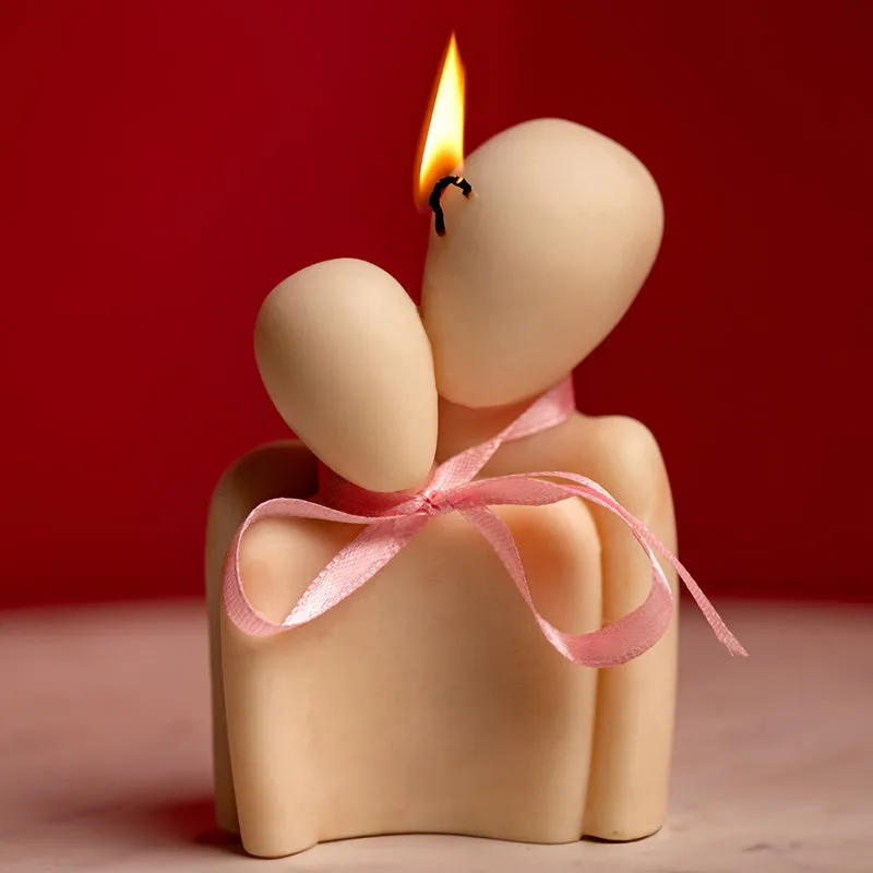 Couple Hug Cinnamon Scented Candle media 4