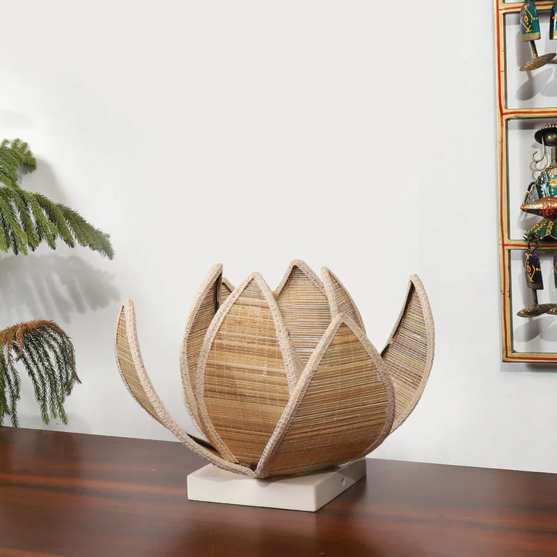 Lotus Bamboo Rose Edge Table Lamp - Beige media 3