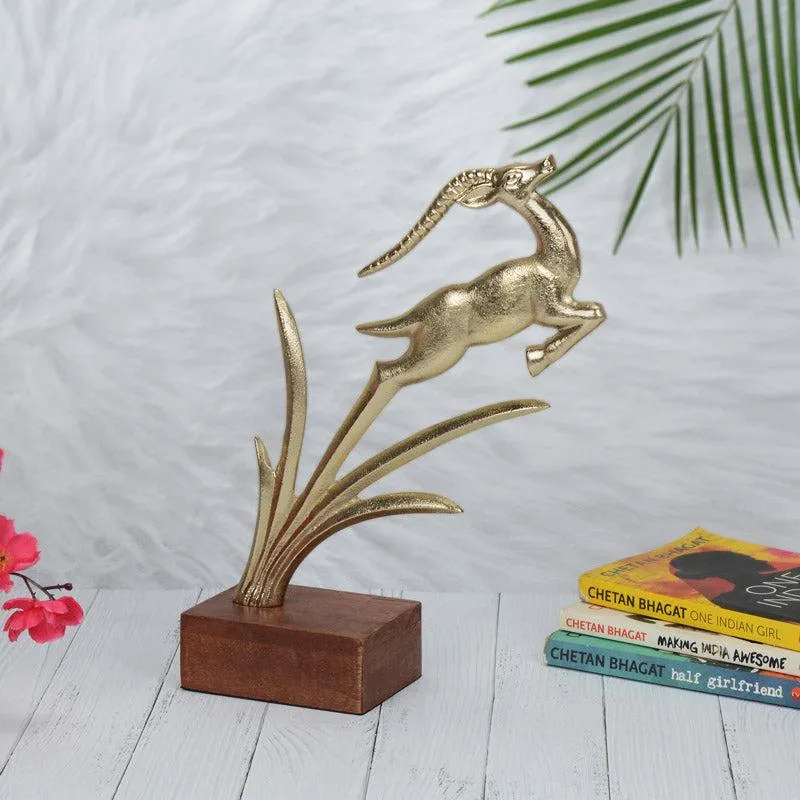 Stag Cilio Showpiece media 1