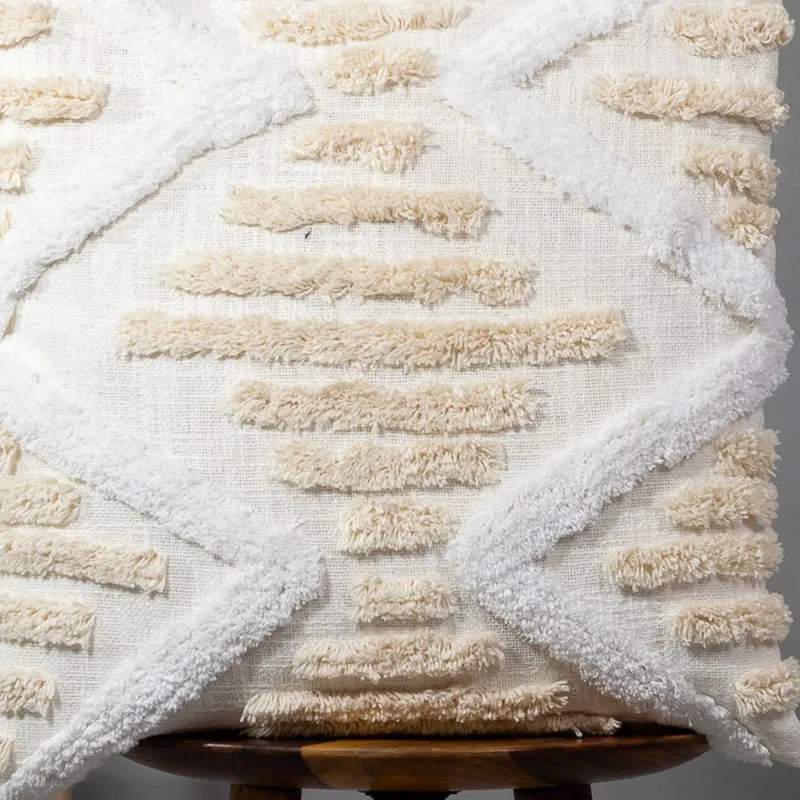 Chic Knot I Tufted Cushion Cover media 3
