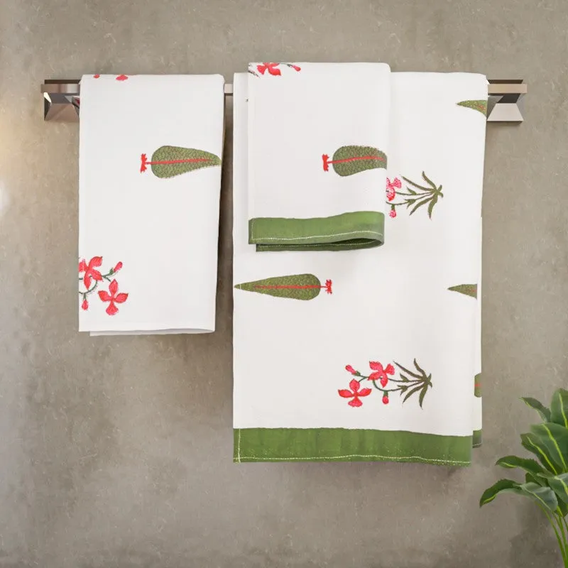 Tropical Bloom Cotton Towels (Green) - Three Piece Set media 3