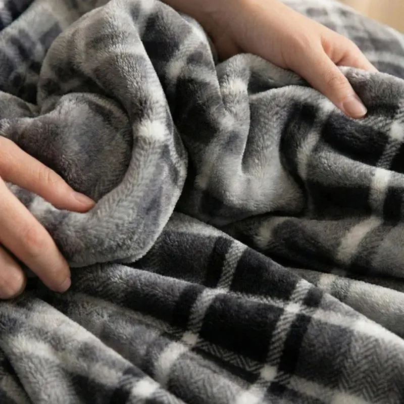SCOTT light weight Cloudy Mink Blanket - Grey media 4