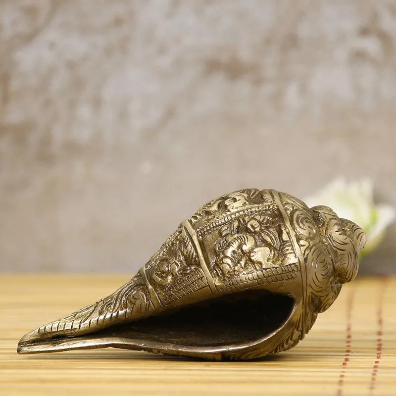 Lord Vinayaka Shankh Showpiece media 3