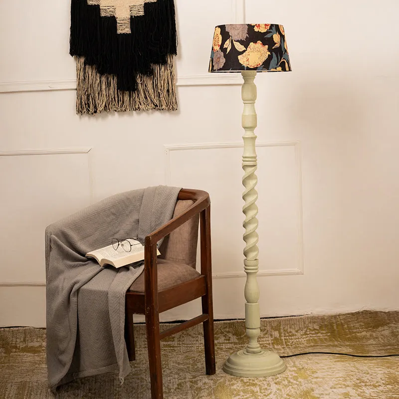 Stilda Prism Lotus Floor Lamp media 2