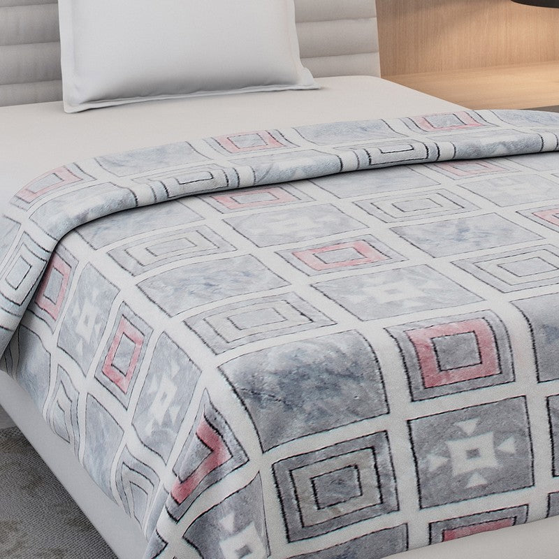 Monte Carlo Blockyn Printed Polyester Blanket (Grey) - 300 GSM media 5
