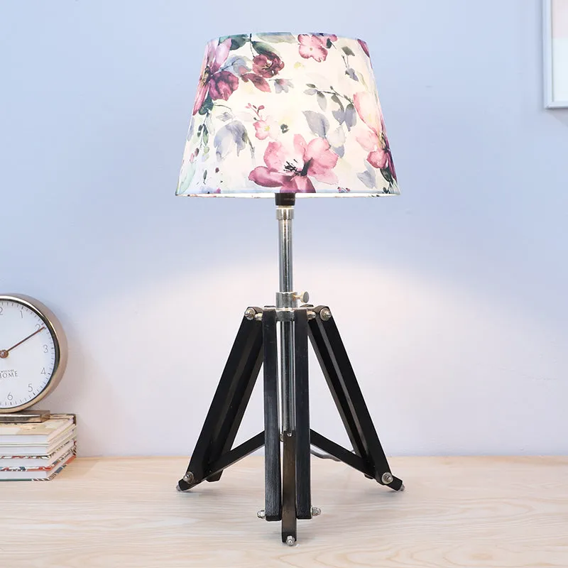Lumikko Printed Tripod Mango Wood Table Lamp - Multicolor media 2