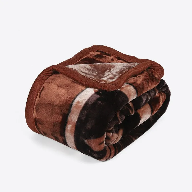 Monte Carlo Velvet Vignette Blanket - 895 GSM media 5