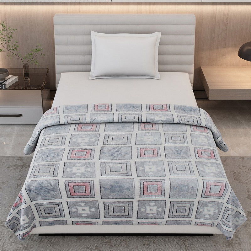 Monte Carlo Blockyn Printed Polyester Blanket (Grey) - 300 GSM media 3