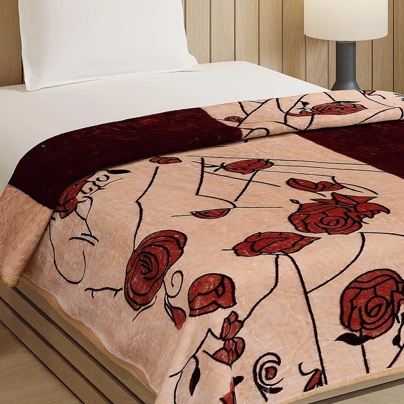 Monte Carlo Petal Plush Blanket - 540 GSM media 3
