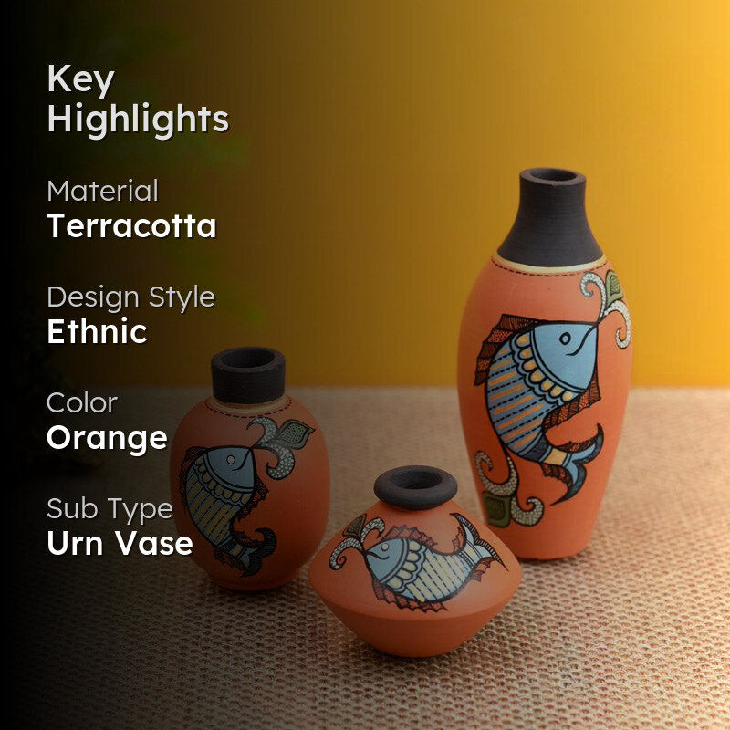 Durrah Machli Terracotta Vase - Set of Three media 2