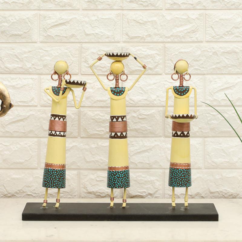Trio of Traditions Showpiece