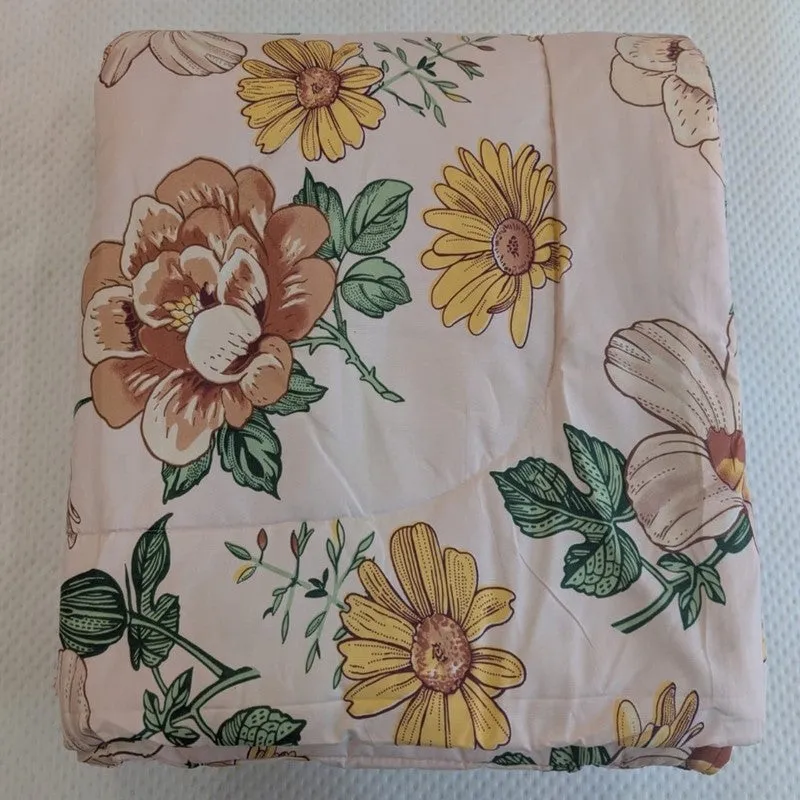 Petaline Comforters - 300 GSM media 6