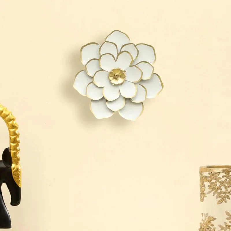 Daisy Bloom Metal Wall Accent- White media 1