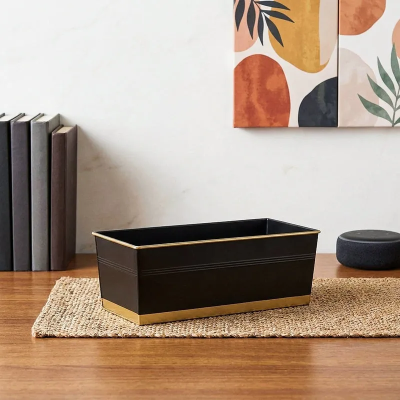 Zutoia Black Planter - Black media 1