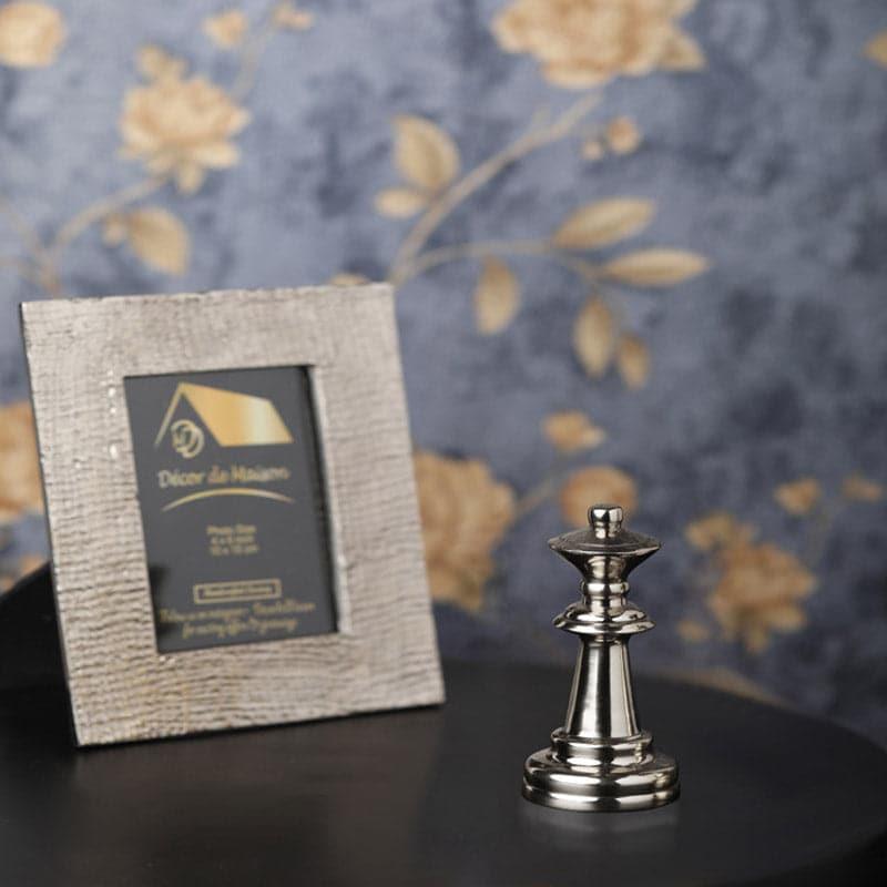 Chess Charm Queen Showpiece - Silver media 6