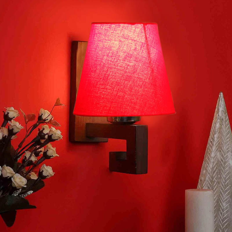 Rood Conical Wooden Wall Lamp