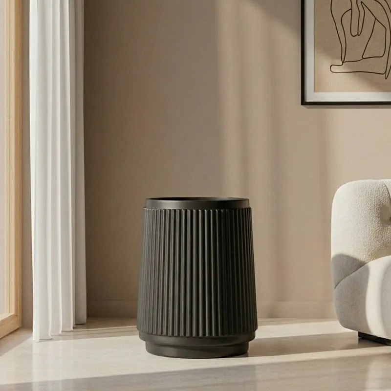 Amsterdam Muse Fiberglass Planter - Black media 2