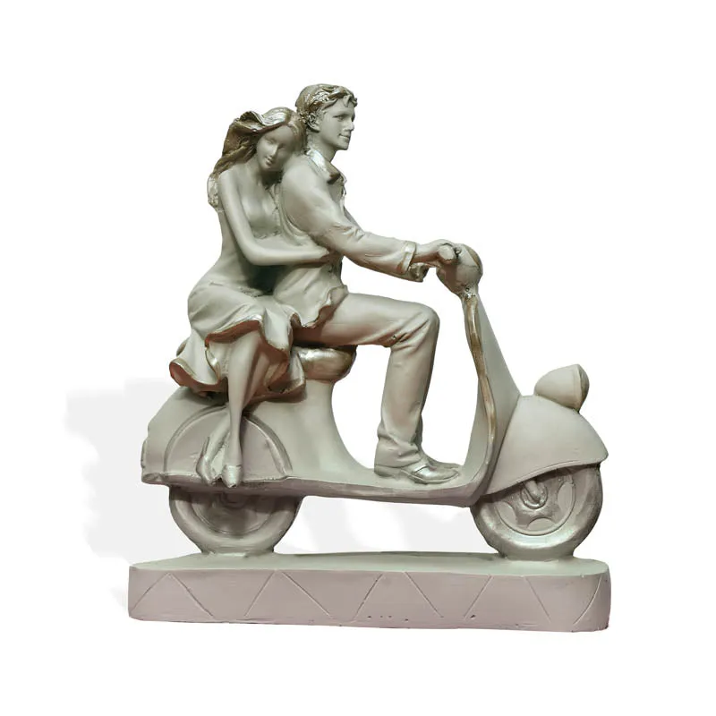 Scooter Couple Showpiece media 4