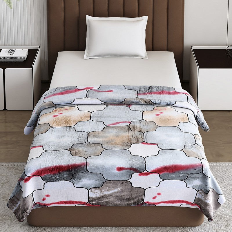 Monte Carlo Artivra Abstract Print Polyester Blanket (Multicolor) - 233 GSM media 3