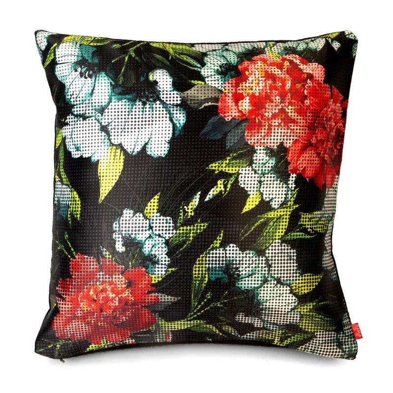 Lorica Cushion Cover media 4