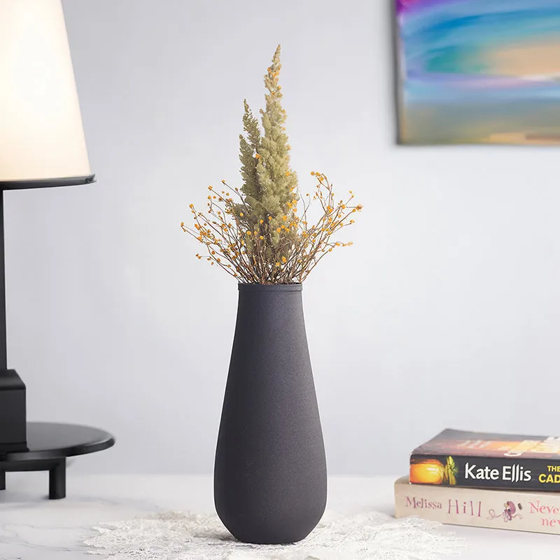 Nature Nelsa Vase - Black media 3