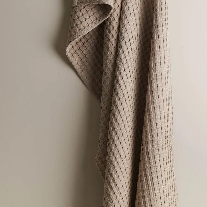 Beehive Bamboo Textured Waffle Bath Towel - Beige media 1