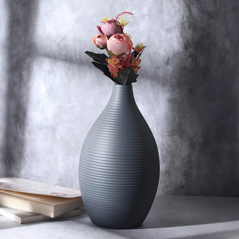 Vesa Aluminium Vase - Grey media 1