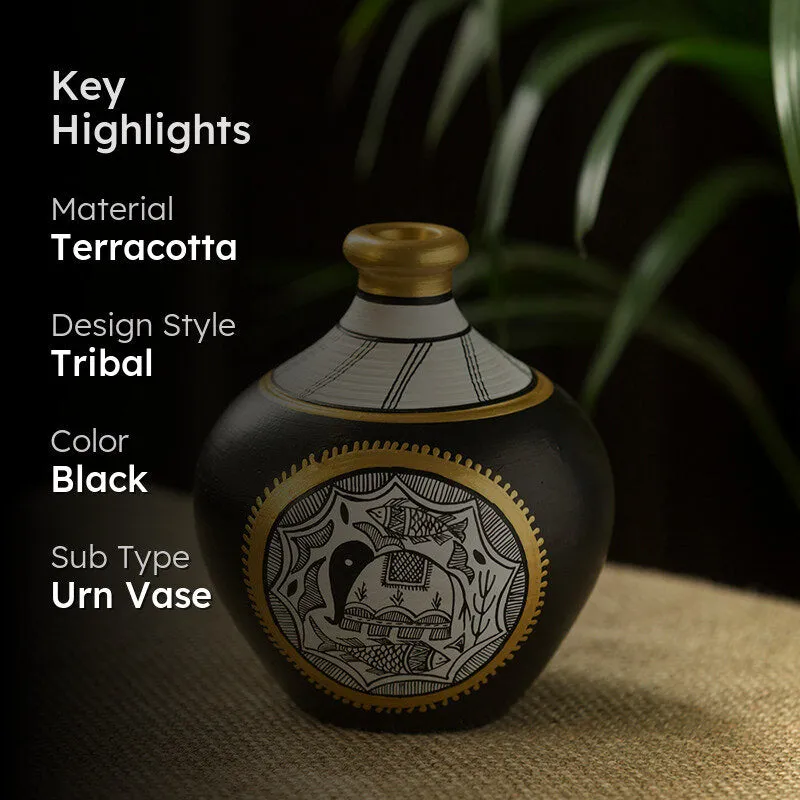 Nikara Handmade Madhubani Vase media 2