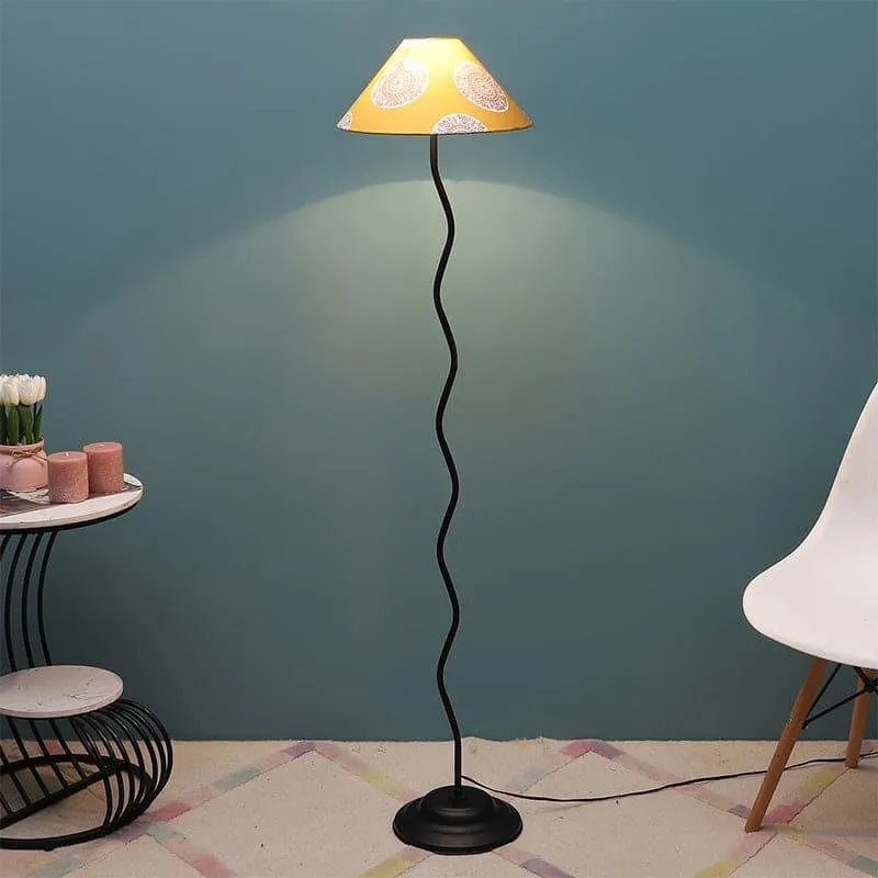 Mandala Merry Wavy Metal Floor Lamp media 1